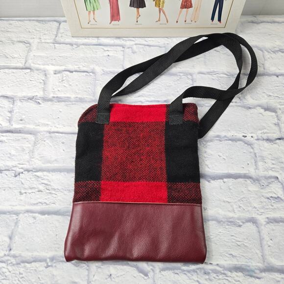 Handmade Buffalo Plaid Shoulder Bag Red Black Wool Feel Faux Leather Fall Winter - Picture 2 of 11